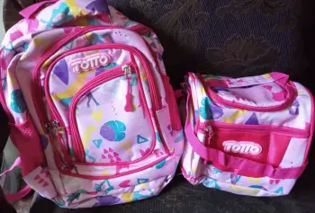Mochilas con sus loncheras marca totto 18 pulgada