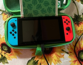 Nintendo switch con accesorios como nuevo