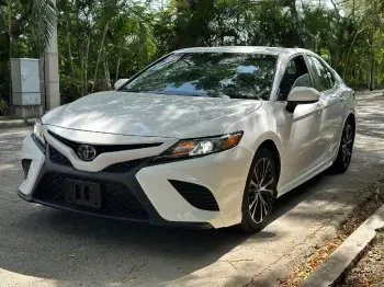 Toyota camry se 2018 en duarte