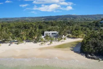 Villas de dos niveles en las terrenas frente a la playa