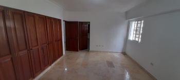 Apartamento de 3 habitaciones con línea blanca