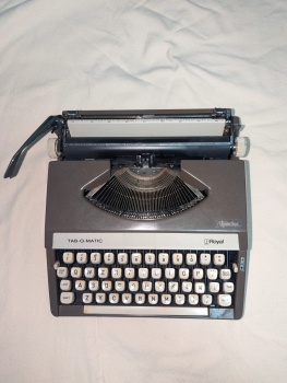 Alquilo o vendo maquina de escribir tab o matic 1971