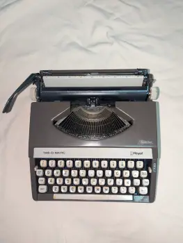 Alquilo o vendo maquina de escribir tab o matic 1971