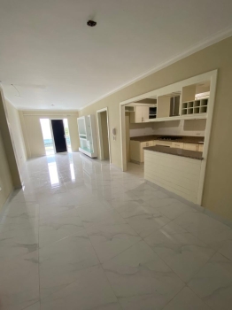 Vendo amplio apartamento en las cayenas.