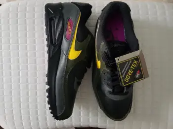 Nike air max gore-tex size 9