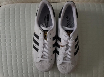 Adidas superstar size 10 blanco