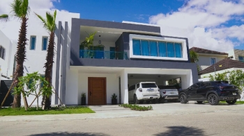 Casa amueblada en venta en residencial cerrado en santiago