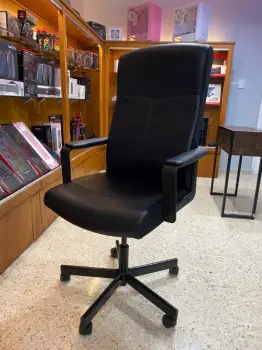 Sillón ejecutivo negro reclínable