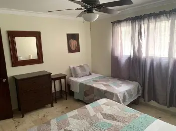 Apartamento amueblado de dos habitaciones en ens. naco