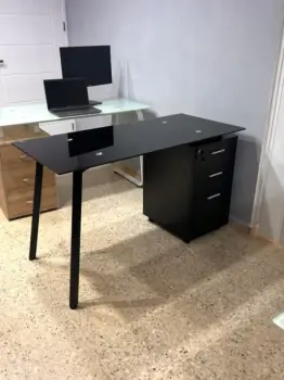 Escritorio tope de cristal