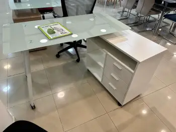 Escritorio tope de cristal