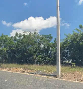 Solar en venta de 135.89 m2 con titulo en res. doña esther