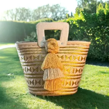 Hermosos bolsos de caña de flecha