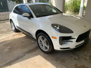 Porsche macan turbo 2021