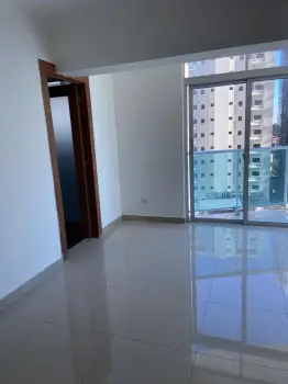 Apartamento 8vo. piso 210 m2 en bella vista