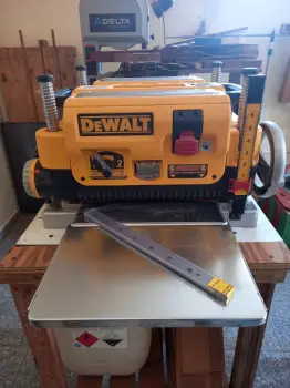 Se vende desgruesador planer dewalt 735