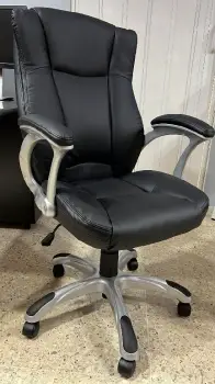 Sillón ejecutivo negro reclínable