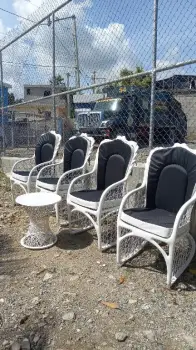 Muebles en fibra de vidrio. variedad en modelos y tamaños.