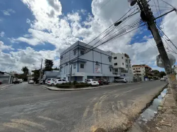 Rento edificio en arroyo hondo detras de galerias 360