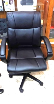 Sillón ejecutivo negro reclínable