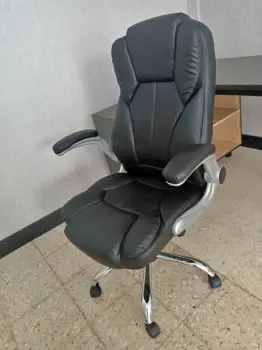 Sillón ejecutivo negro reclínable