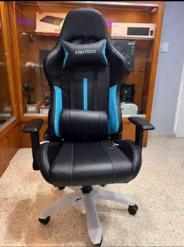 Silla gaming reclínable