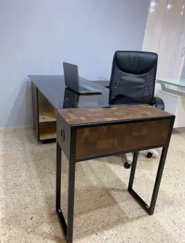 Escritorio de madera