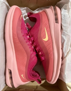 Tenis Nike size 8.5 de mujer nuevos en caja