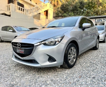 Mazda demio 2018 importado botones en el guia gasolina 1.3