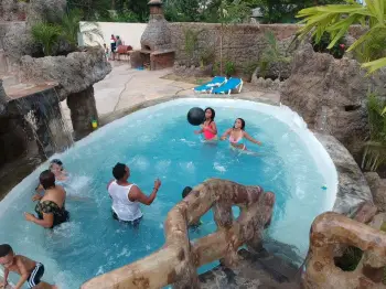 Vendo finca con 400 mata de cerezas y jacuzzi