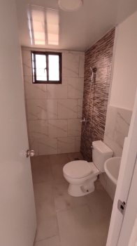 Se renta apartamento libertador herrera 16500