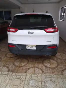 Jeep cherokee latitude 2015 color blanco