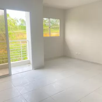 Vendo apartamento en colinas del arroyo ll 4to nivel.