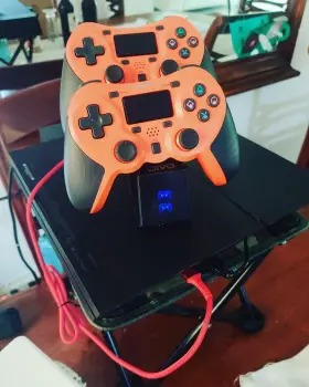 Motivo de viaje vendo ps4 con todos los powers...