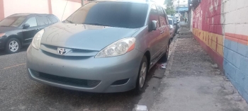 Vendo toyota sienna ce 2008