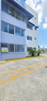 Apartamento 1er nivel con patio de 50mts y 2 parqueos