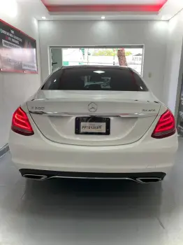 Mercedes benz c300 2016 matic blanco.