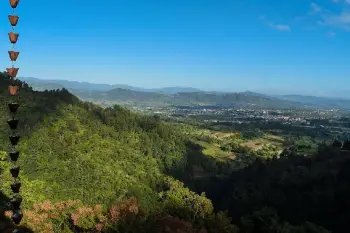 Mountain garden proyecto de solares en las hermosas montaña