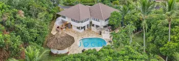 Jochy real estate vende villa en casa de campo la romana