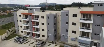 Residencial cerrado de apartamtos en la 6 de noviembre