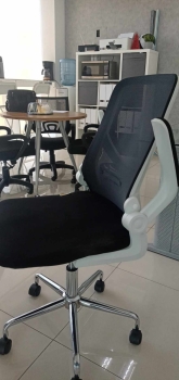 Silla de oficina tecnica reclinable brazos movibles