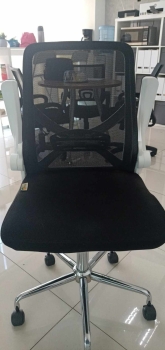 Silla de oficina tecnica reclinable brazos movibles