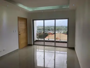 Apartamento de 2do nivel 136mts con 2 parqueos proximo al metro