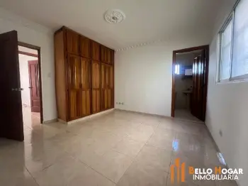 Hermosa casa de 2 niveles en vista hermosa con muchos metros cuadrados