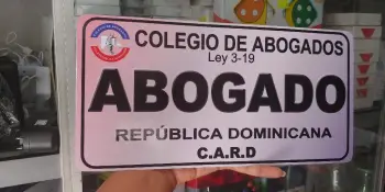 Placa de abogado en metal