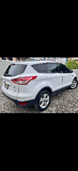 Ford escape se blanca 2017 whasapp 829-988-2160