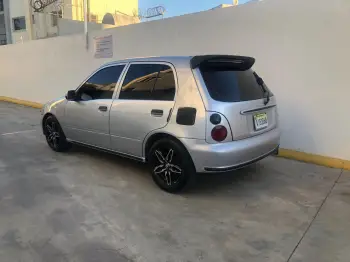 Vendo toyota starlet 2000 en santo domingo este