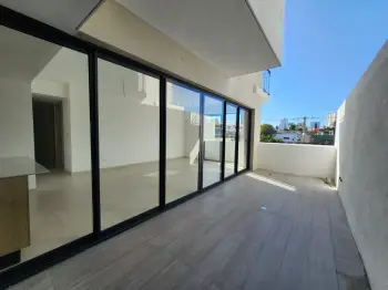 Alquilo apartamento con línea blanca 2do piso con terraza en viejo arr