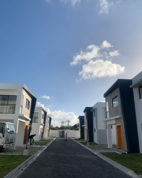 Venta de villas en punta cana entrega marzo 2024  en condo de vivienda