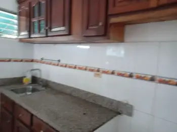 Alquilo apto grande tipo vas en arroyo hondo